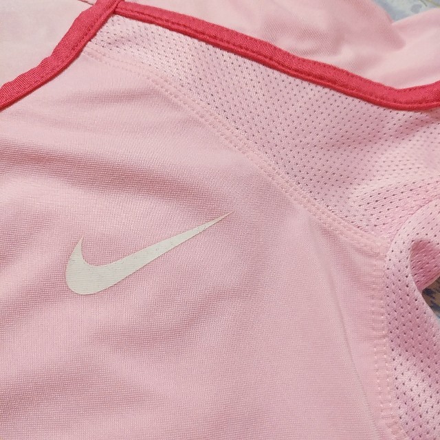 NIKE(ナイキ)のNIKE  ナイキ  スボーツTシャツ  ドライフィット  女の子 120 キッズ/ベビー/マタニティのキッズ服女の子用(90cm~)(Tシャツ/カットソー)の商品写真