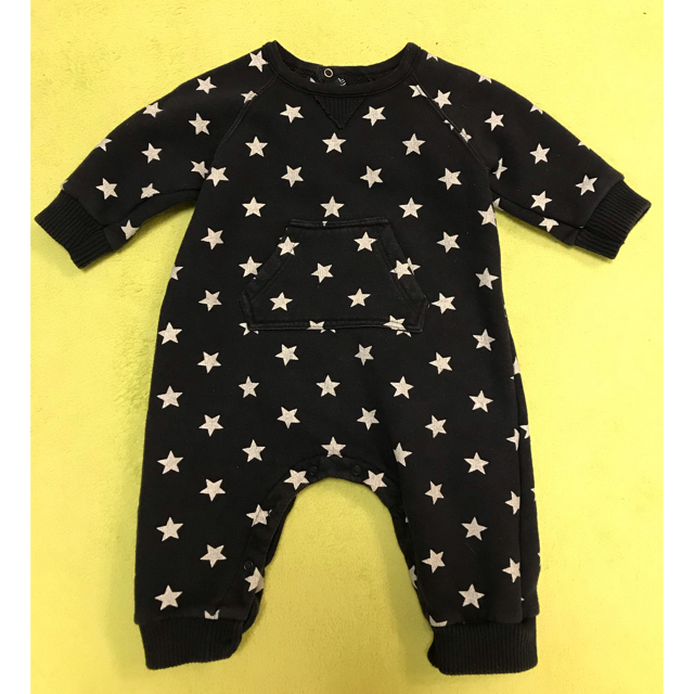 PETIT BATEAU(プチバトー)の星プリントスウェットロンパース サイズ6M（67） キッズ/ベビー/マタニティのベビー服(~85cm)(カバーオール)の商品写真