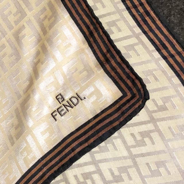 FENDI(フェンディ)のFENDIスカーフ レディースのファッション小物(バンダナ/スカーフ)の商品写真