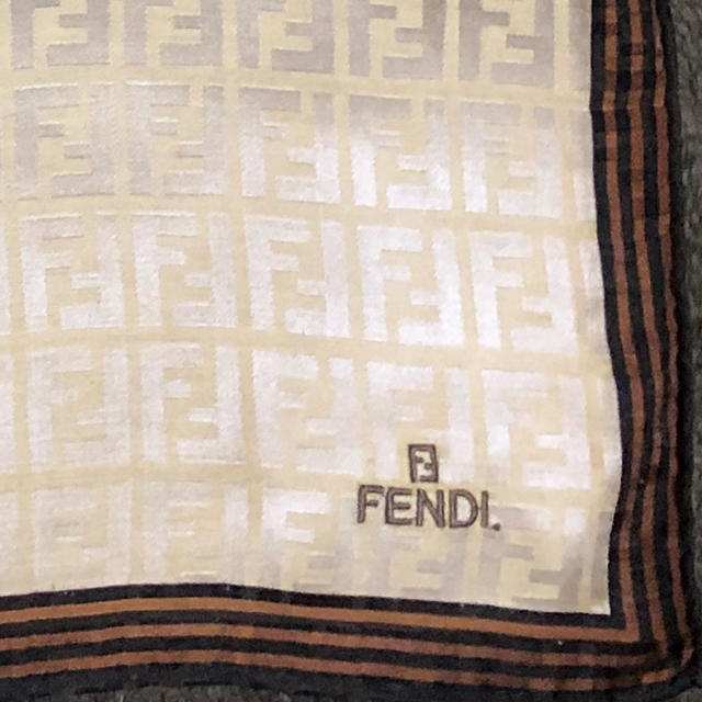 FENDI(フェンディ)のFENDIスカーフ レディースのファッション小物(バンダナ/スカーフ)の商品写真