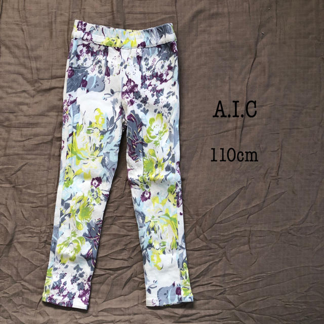 A・I・C(エーアイシー)のA.I.C 花柄レギンスパンツ 110cm キッズ/ベビー/マタニティのキッズ服女の子用(90cm~)(パンツ/スパッツ)の商品写真