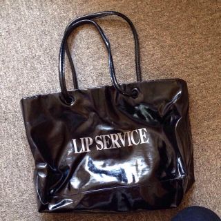 リップサービス(LIP SERVICE)のLIP♡エナメル素材バッグ(トートバッグ)