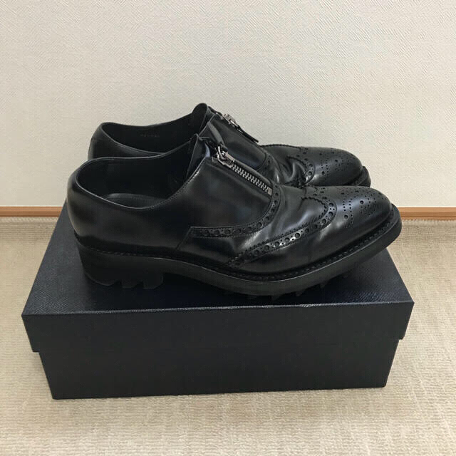 PRADA(プラダ)のm様専用prada 13aw 復刻版 シャークソール メンズの靴/シューズ(ドレス/ビジネス)の商品写真