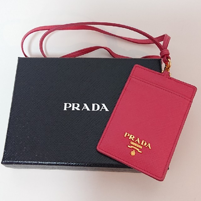 希少 PRADA 定期入れ サフィアーノマルチカラー カードホルダー 新品未
