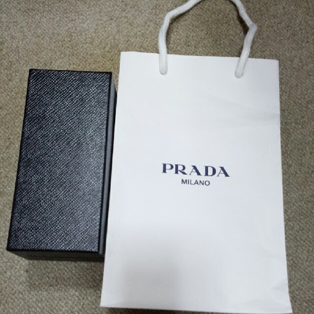 PRADA(プラダ)のPRADA サングラスの付属品　サングラスなし レディースのファッション小物(サングラス/メガネ)の商品写真