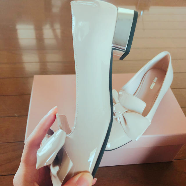 miumiu(ミュウミュウ)のmiumiu新品未使用スペシャルプライス！リボンパンプス レディースの靴/シューズ(ハイヒール/パンプス)の商品写真