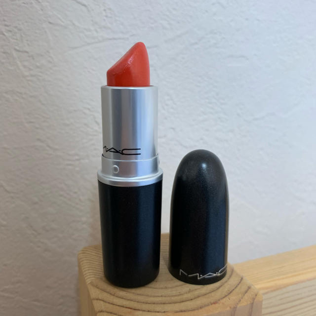 MAC(マック)のMAC リップスティック DOZEN CARNATION コスメ/美容のベースメイク/化粧品(口紅)の商品写真