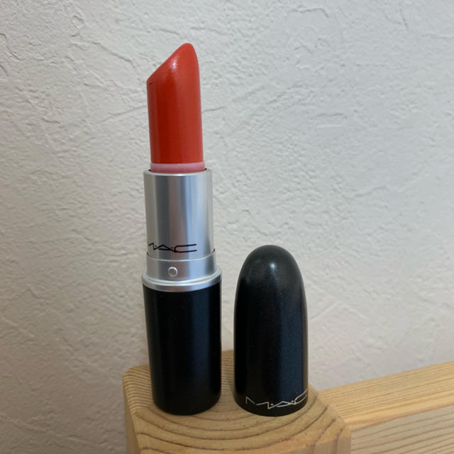 MAC(マック)のMAC リップスティック DOZEN CARNATION コスメ/美容のベースメイク/化粧品(口紅)の商品写真