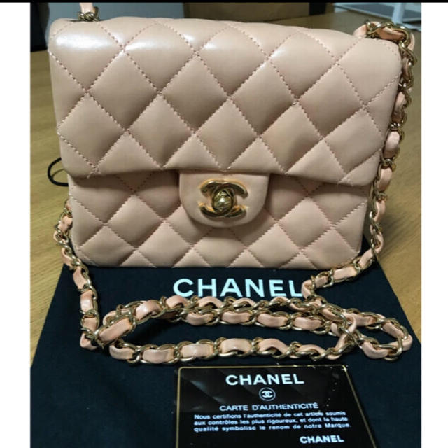 CHANEL(シャネル)のCHANEL ミニマトラッセ ラムスキンバッグ レディースのバッグ(ハンドバッグ)の商品写真