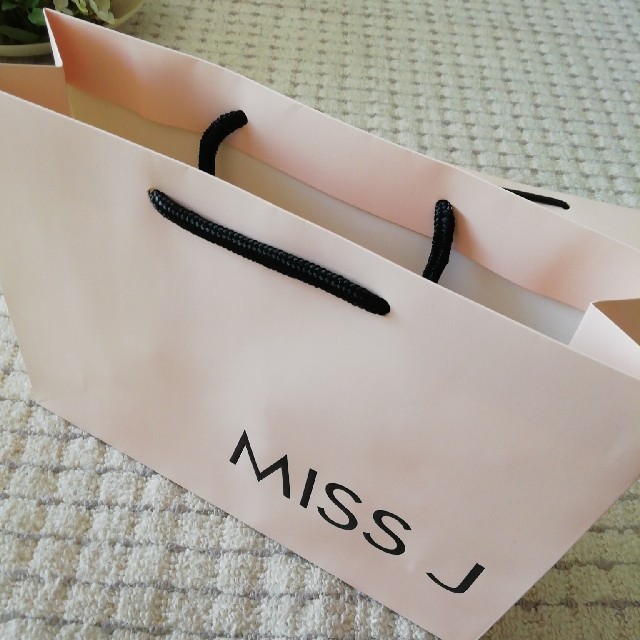 ミスJSHOP紙袋二枚セット、未使用、新品 レディースのバッグ(ショップ袋)の商品写真