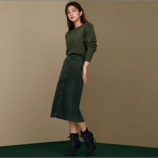 ユニクロ(UNIQLO)の売り切り価格☆ユニクロ コーデュロイフロントボタンスカートダークグリーン(ロングスカート)