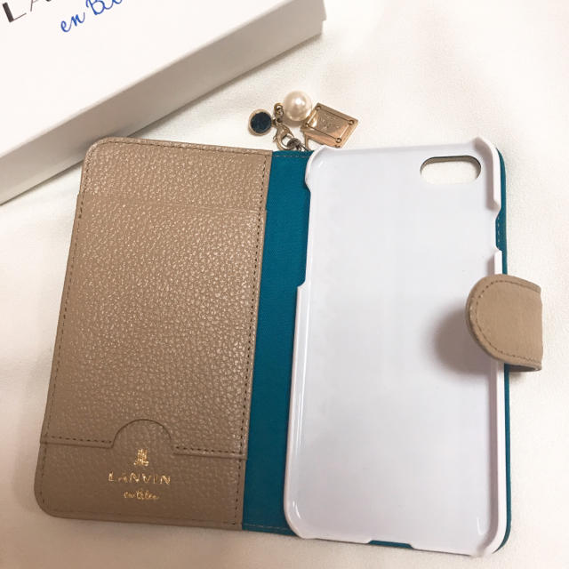 LANVIN en Bleu(ランバンオンブルー)のkurara様専用【LANVIN】ランバン iPhone7ケース チャーム付 スマホ/家電/カメラのスマホアクセサリー(iPhoneケース)の商品写真