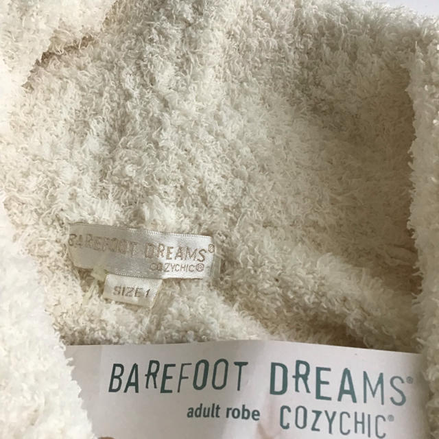 BAREFOOT DREAMS(ベアフットドリームス)の新品未使用 美品ベアフットドリームス タグ付バスローブ1サイズ　(ト箱)ヤラメ レディースのルームウェア/パジャマ(ルームウェア)の商品写真