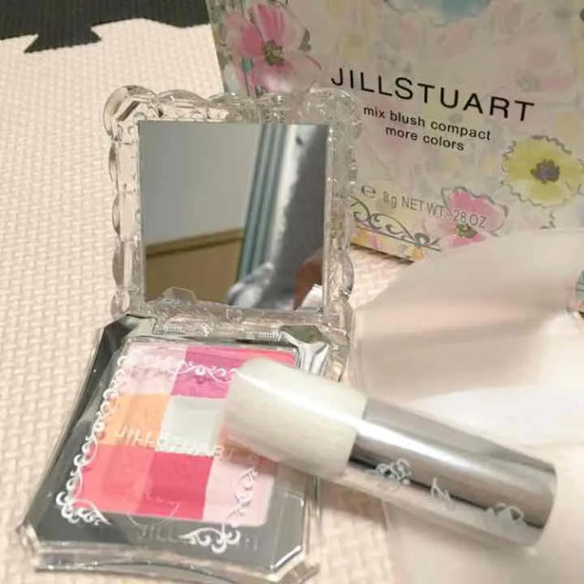 JILLSTUART限定チーク  新品未使用箱付き