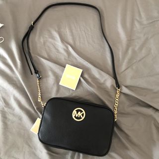 マイケルコース(Michael Kors)のMICHAELKORS斜めがけバッグ新品未使用(ショルダーバッグ)