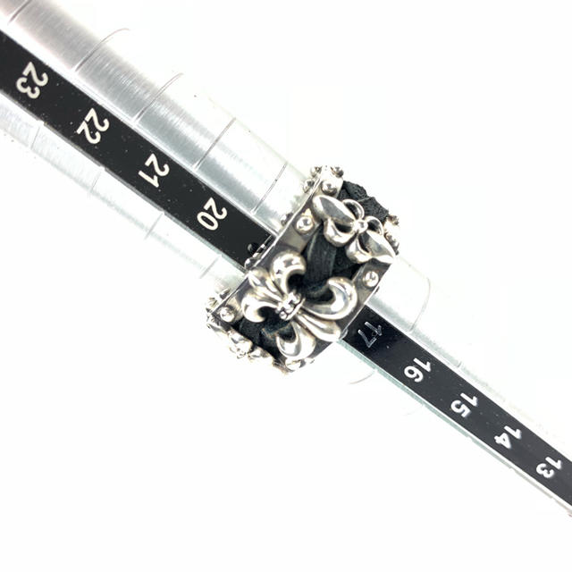 レザーミックス 3連フレア シルバーリング メンズのアクセサリー(リング(指輪))の商品写真