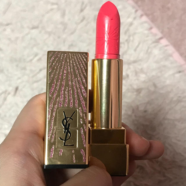 Saint Laurent(サンローラン)のYves Saint Laurent 口紅 コスメ/美容のベースメイク/化粧品(口紅)の商品写真