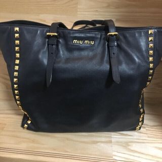 ミュウミュウ(miumiu)のmiumiu  ★スタッズ★バッグ ブラック 2way(トートバッグ)