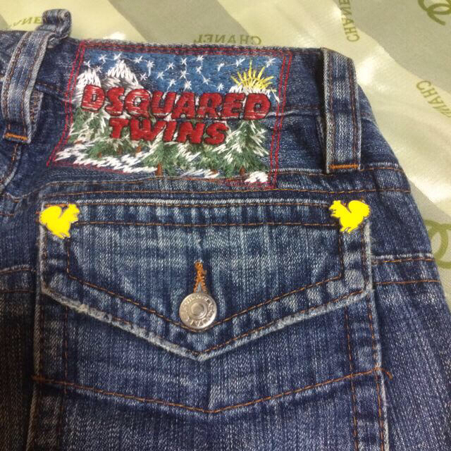 DSQUARED2(ディースクエアード)の早い者勝ち♡刺繍入りデニムパンツ レディースのパンツ(デニム/ジーンズ)の商品写真