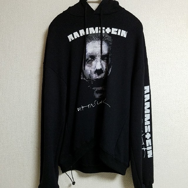 Balenciaga(バレンシアガ)の★正規品★ vetements 17aw rammstein hoodie S メンズのトップス(パーカー)の商品写真