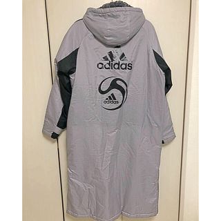 アディダス(adidas)の■グレーシルバー adidas アディダスのサッカーベンチコート■■(ウェア)