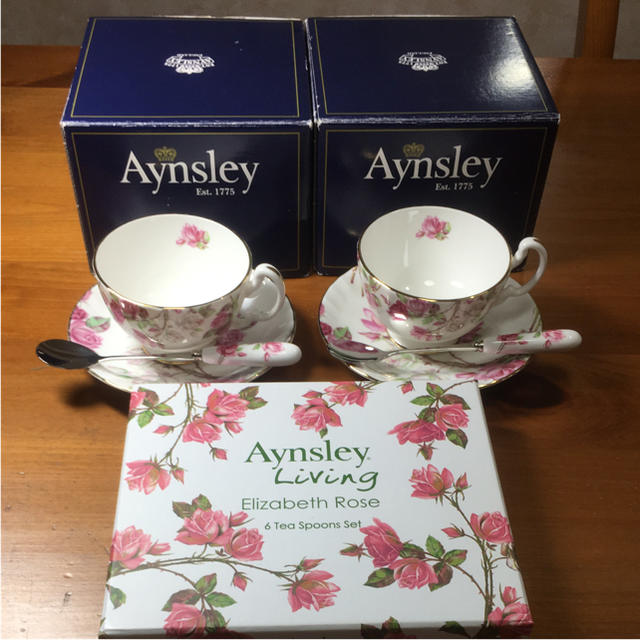 Aynsley China(エインズレイ)の美品！英国製   エインズレイ エリザベスローズ インテリア/住まい/日用品のキッチン/食器(食器)の商品写真