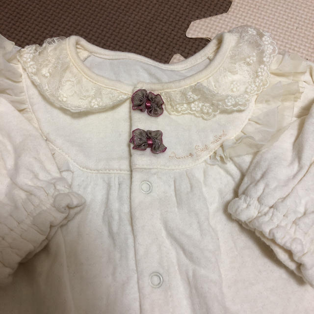 ANNA SUI mini(アナスイミニ)のアナスイミニホワイトロンパース キッズ/ベビー/マタニティのベビー服(~85cm)(ロンパース)の商品写真