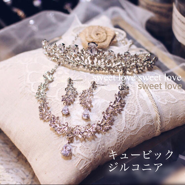 新品❤️キュービックジルコニア イヤリング&ネックレス&ティアラ3点セット結婚式