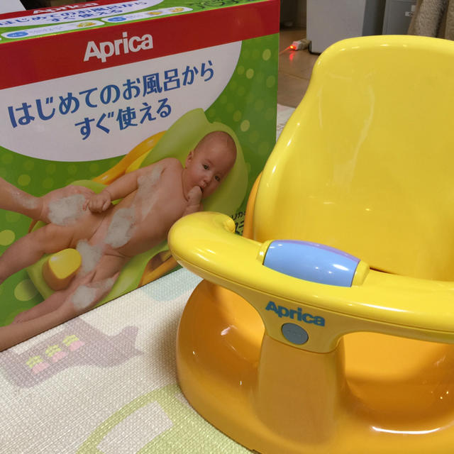 Aprica(アップリカ)のよっこpさま専用  アップリカ  バスチェア キッズ/ベビー/マタニティのおもちゃ(お風呂のおもちゃ)の商品写真