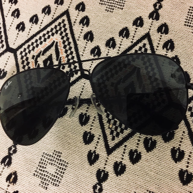 Ray-Ban(レイバン)の【未使用品】Rayban レイバン サングラス ティアドロップ メンズのファッション小物(サングラス/メガネ)の商品写真