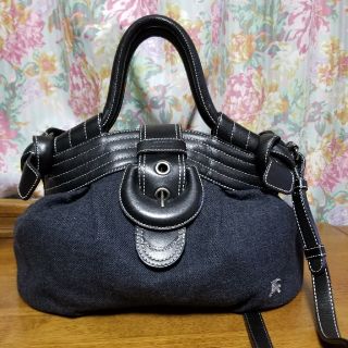 バーバリーブルーレーベル(BURBERRY BLUE LABEL)のBURBERRY♡斜めがけショルダーバッグ(ショルダーバッグ)