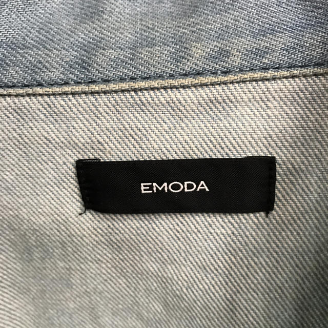 EMODA(エモダ)のエモダの裾フリンジGジャン レディースのジャケット/アウター(Gジャン/デニムジャケット)の商品写真