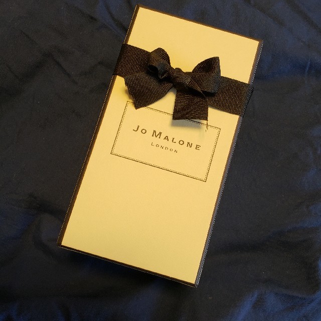 Jo Malone(ジョーマローン)のJo Malone ジョマローン　箱　リボン レディースのバッグ(ショップ袋)の商品写真