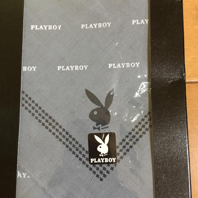 PLAYBOY(プレイボーイ)の新品未使用   メンズ  プレイボーイ ハンカチ  箱入り 日本製  メンズのファッション小物(ハンカチ/ポケットチーフ)の商品写真