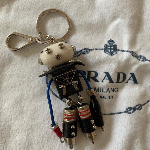 PRADA - PRADAロボットキーホルダーの通販 by *\(｡･∇･｡)/*｜プラダならラクマ