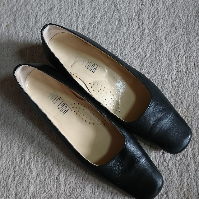 POOL SIDE(プールサイド)のPOOL SIDE黒プレーンパンプス23.5cm レディースの靴/シューズ(ハイヒール/パンプス)の商品写真
