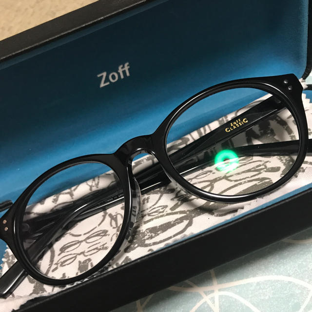 Zoff(ゾフ)のzoff classic 伊達メガネ 黒縁 レディースのファッション小物(サングラス/メガネ)の商品写真