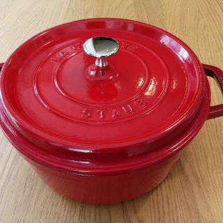 ストウブ(STAUB)のStuab ココットチェリー赤　24cm(食器)