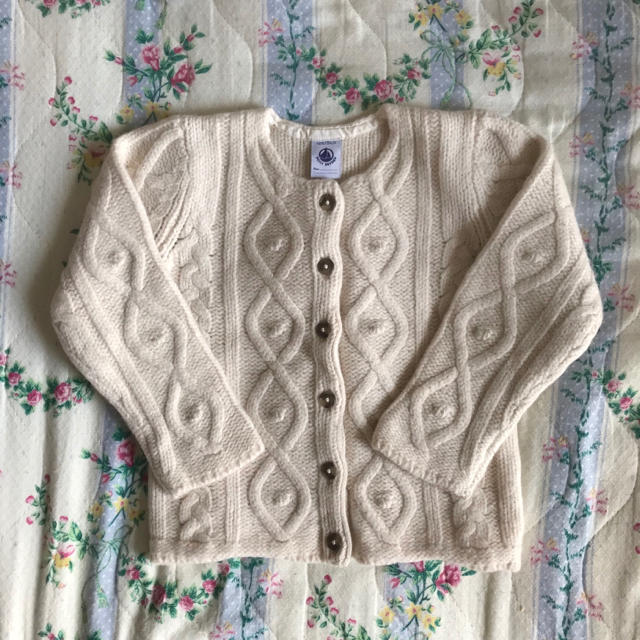 PETIT BATEAU(プチバトー)のケーブルニットカーディガン キッズ/ベビー/マタニティのキッズ服女の子用(90cm~)(カーディガン)の商品写真