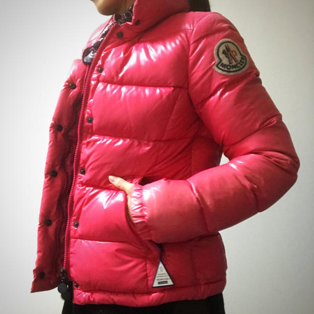 MONCLER(モンクレール)のMONCLER カラーダウン レディースのジャケット/アウター(ダウンジャケット)の商品写真