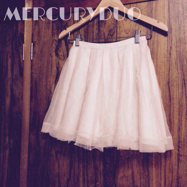 MERCURYDUO(マーキュリーデュオ)のラメチュールオーガンジースカート レディースのスカート(ミニスカート)の商品写真