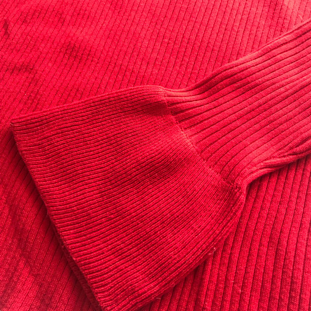 Cheek by archives(チークバイアルシーヴ)の【cheek】赤ニットセーター（フリーサイズ） レディースのトップス(ニット/セーター)の商品写真