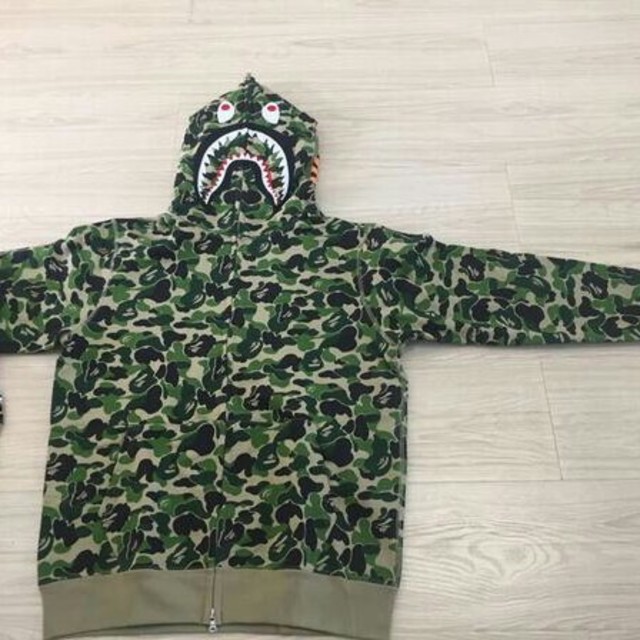 A BATHING APE(アベイシングエイプ)のBAPE  classic　パーカー 　グリーン メンズのトップス(パーカー)の商品写真