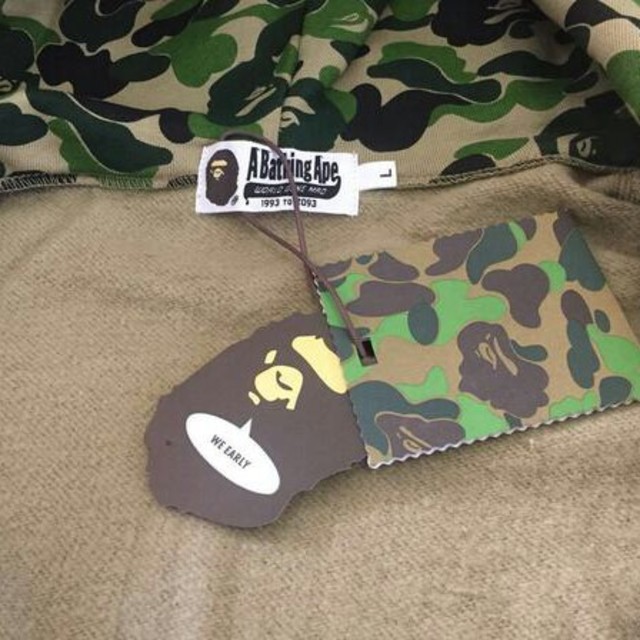 A BATHING APE(アベイシングエイプ)のBAPE  classic　パーカー 　グリーン メンズのトップス(パーカー)の商品写真