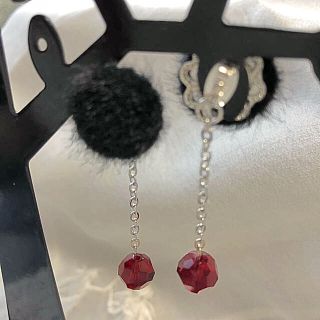 スワロフスキー(SWAROVSKI)のふわふわエコファーとスワロフスキーピアス(ピアス)