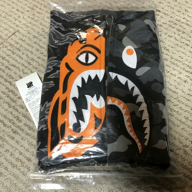 A BATHING APE(アベイシングエイプ)の送料込みsizeXXL abathingape shark シャークパーカー メンズのトップス(パーカー)の商品写真