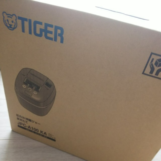 TIGER(タイガー)のタイガー 5.5合 圧力 IH 炊きたて炊飯 ジャー JPC-A100-KA スマホ/家電/カメラの調理家電(炊飯器)の商品写真