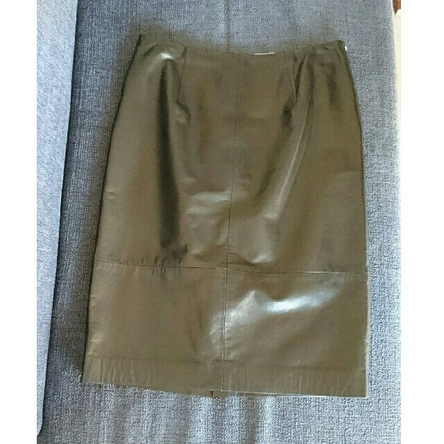 TOMORROWLAND(トゥモローランド)のIENA レザースカート レディースのスカート(ひざ丈スカート)の商品写真