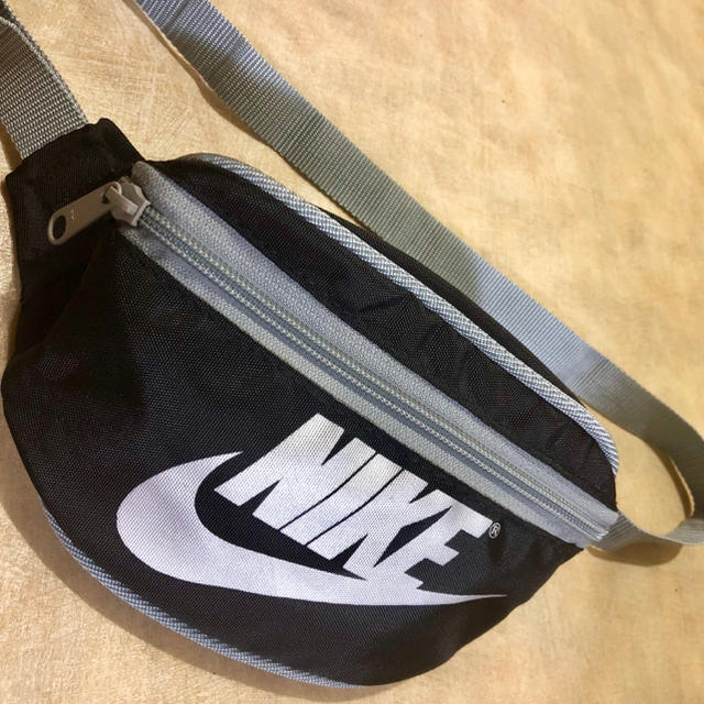 NIKE(ナイキ)の✴︎新品・未使用✴︎ NIKE ナイキ ボディバッグ ウエストポーチ  レディースのバッグ(ボディバッグ/ウエストポーチ)の商品写真