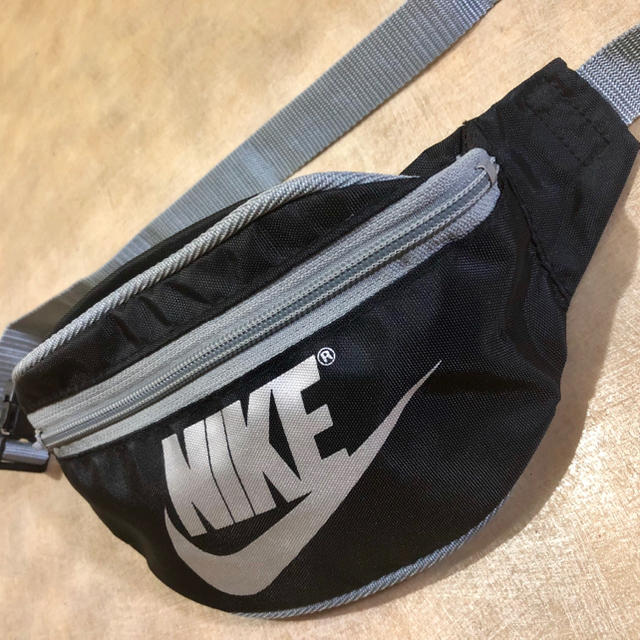 NIKE(ナイキ)の✴︎新品・未使用✴︎ NIKE ナイキ ボディバッグ ウエストポーチ  レディースのバッグ(ボディバッグ/ウエストポーチ)の商品写真